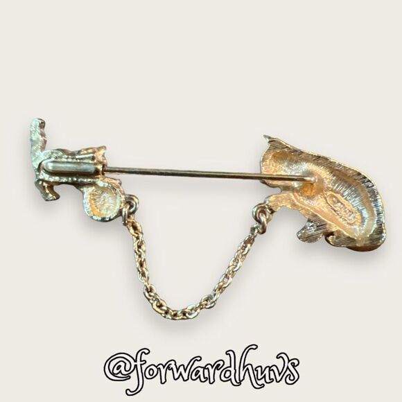 Vintage Avon Gold Tone Kitten and Yarn Stick Pin / Hat Pin - Picture 6 of 10